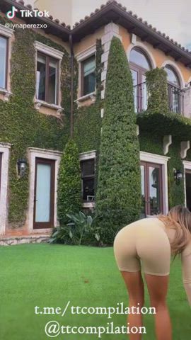 Good doggie🐕💦 : video clip