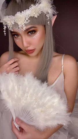 Do I make you touch your elf? (OC) ❄️ : video clip