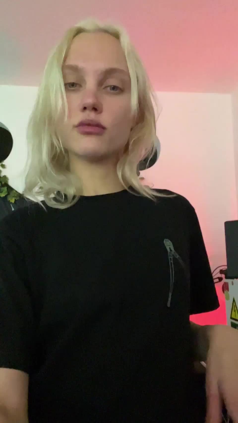 Not perfect, but I can be your perfect little fuckdoll 🥺 : video clip