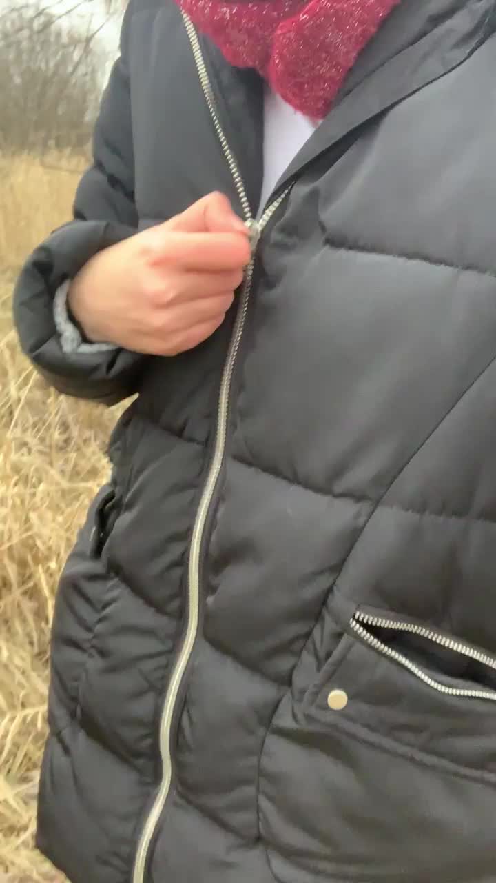 Hopefully you like that I flash you outside anytime I want : video clip