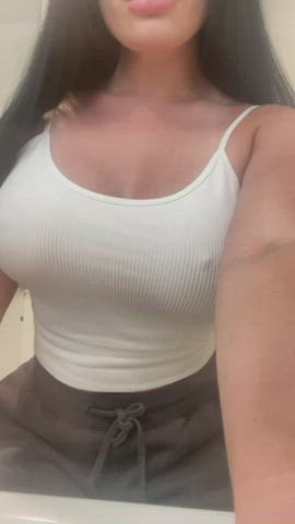 Do you like my huge tits?😍😈 : video clip