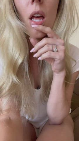 Showing off my naughty bits : video clip