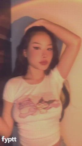 Who is she? She's perfect!! : video clip