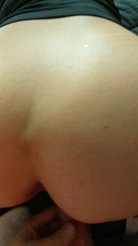 The way she likes it [OC] : video clip