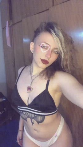 wanna taste me? : video clip