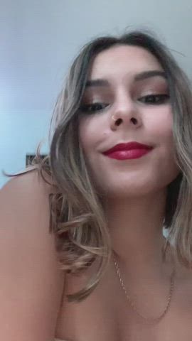 Describe me using one word : video clip