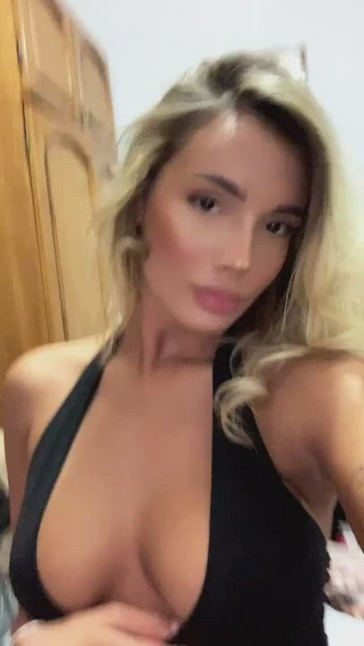 Be honest would you masturbate to my nudes if I ever sent you some 😄 : video clip