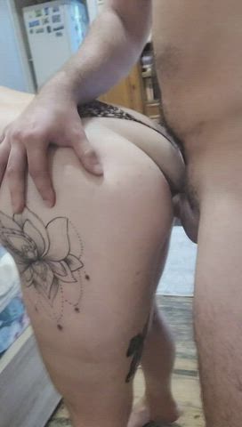 Reloading her pussy : video clip