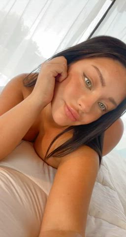 I want you beside me tonight baby : video clip