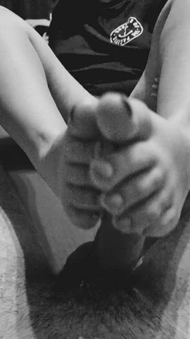 Good footjob with a nice view : video clip