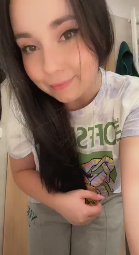 Any older guys are into my hidden body?;) : video clip