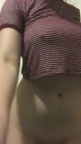 Freeing big tiddies : video clip