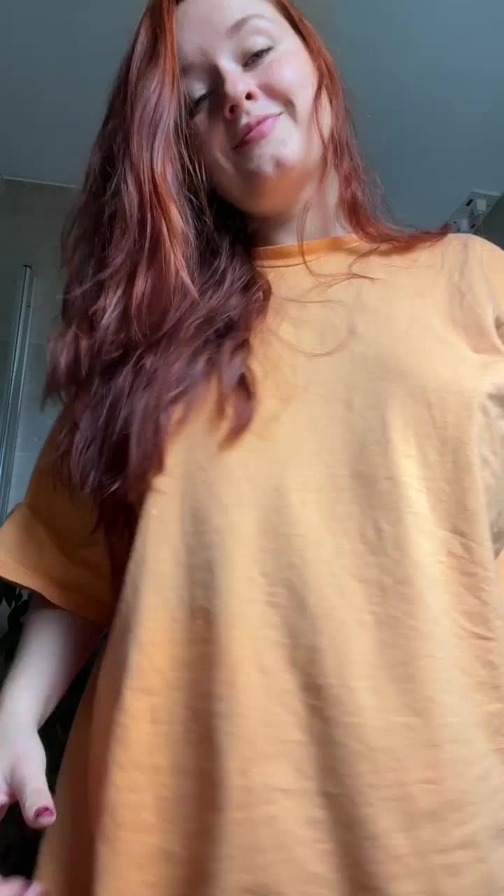 Curvy redheads taste best : video clip