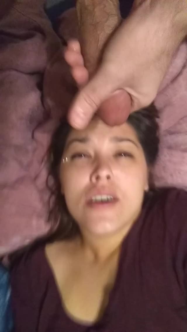 Shy Lynn Smiling While Getting Covered : video clip
