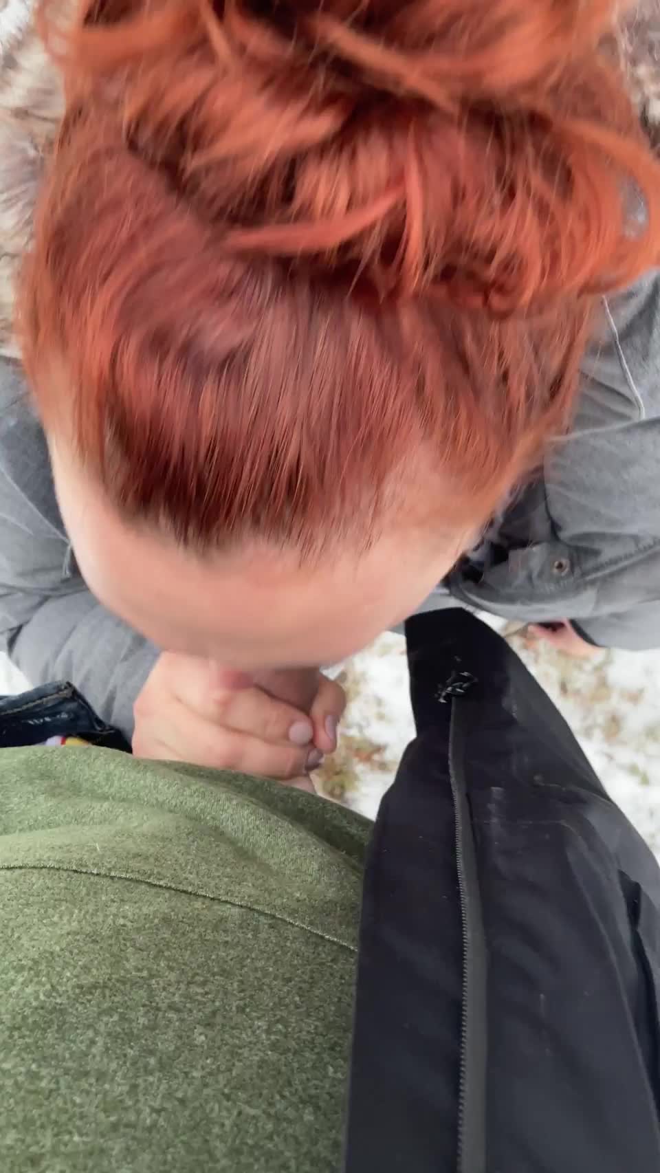 I’ll get on my knees anytime, anywhere [GIF] : video clip
