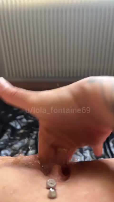This one went on for around 30 seconds, totally FLOODING the place!!🌊💦 Any volunteers to help clean it all up?👅 : video clip