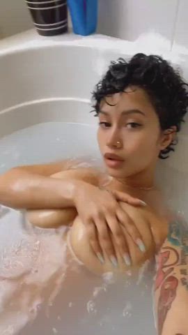 Anybody know?? : video clip