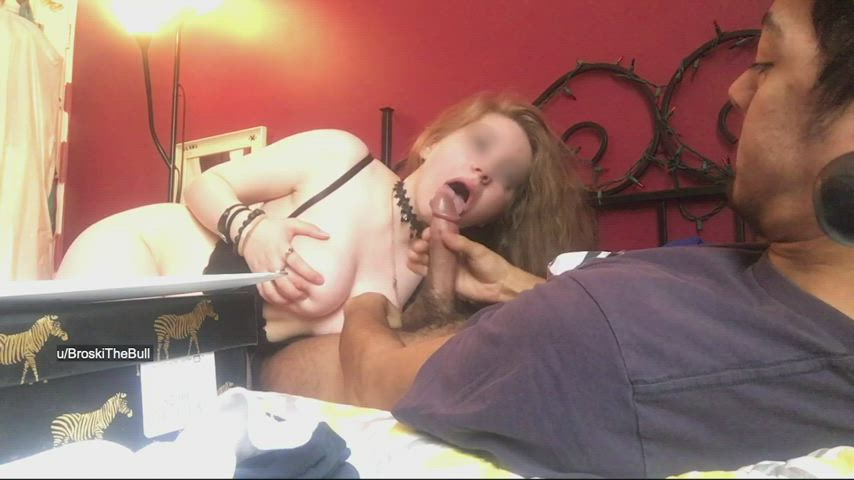 Shooting a load right in her mouth to swallow : video clip