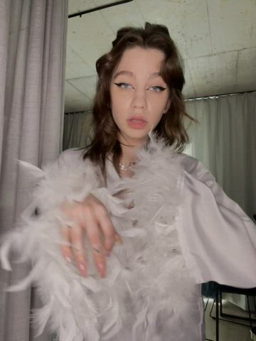 Would you fvck me while my bf is at work? : video clip