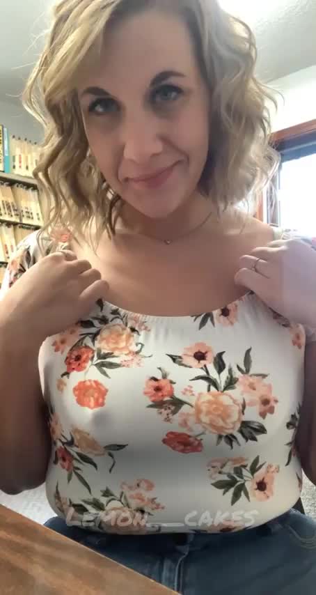 Shhh don’t tell my boss😁 [GIF] : video clip