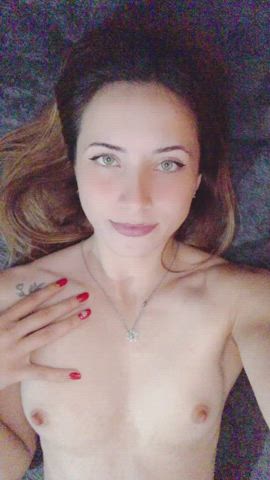 Does daddy like an 18 y/o virgin? : video clip