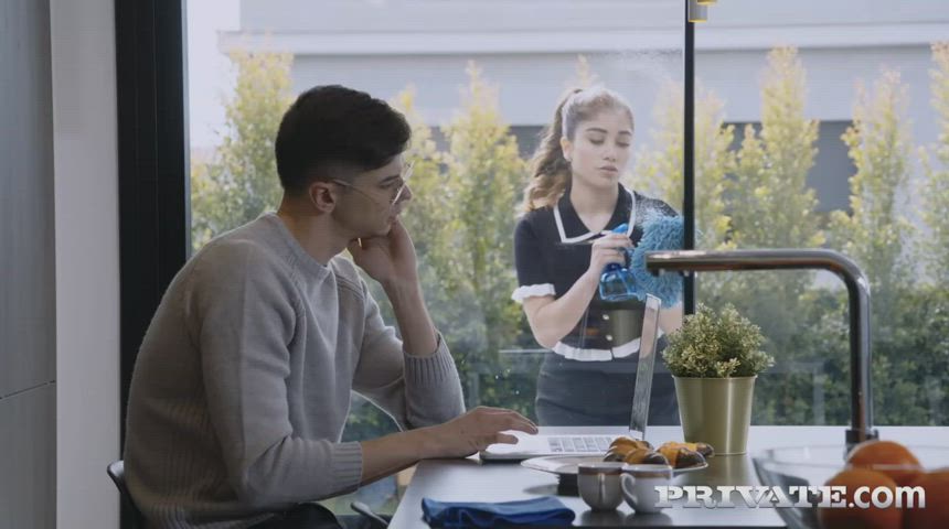 Marina Gold - Anal Addicted Maid : video clip