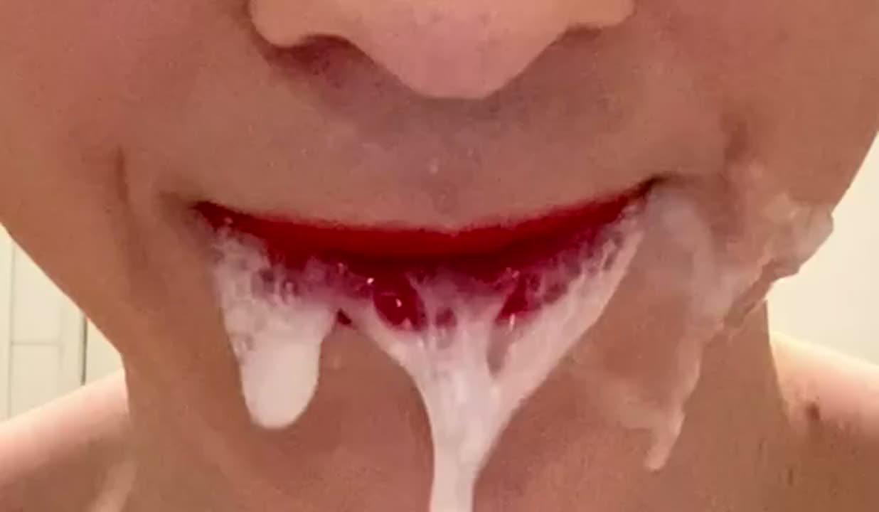Do you think I have a nice smile? : video clip
