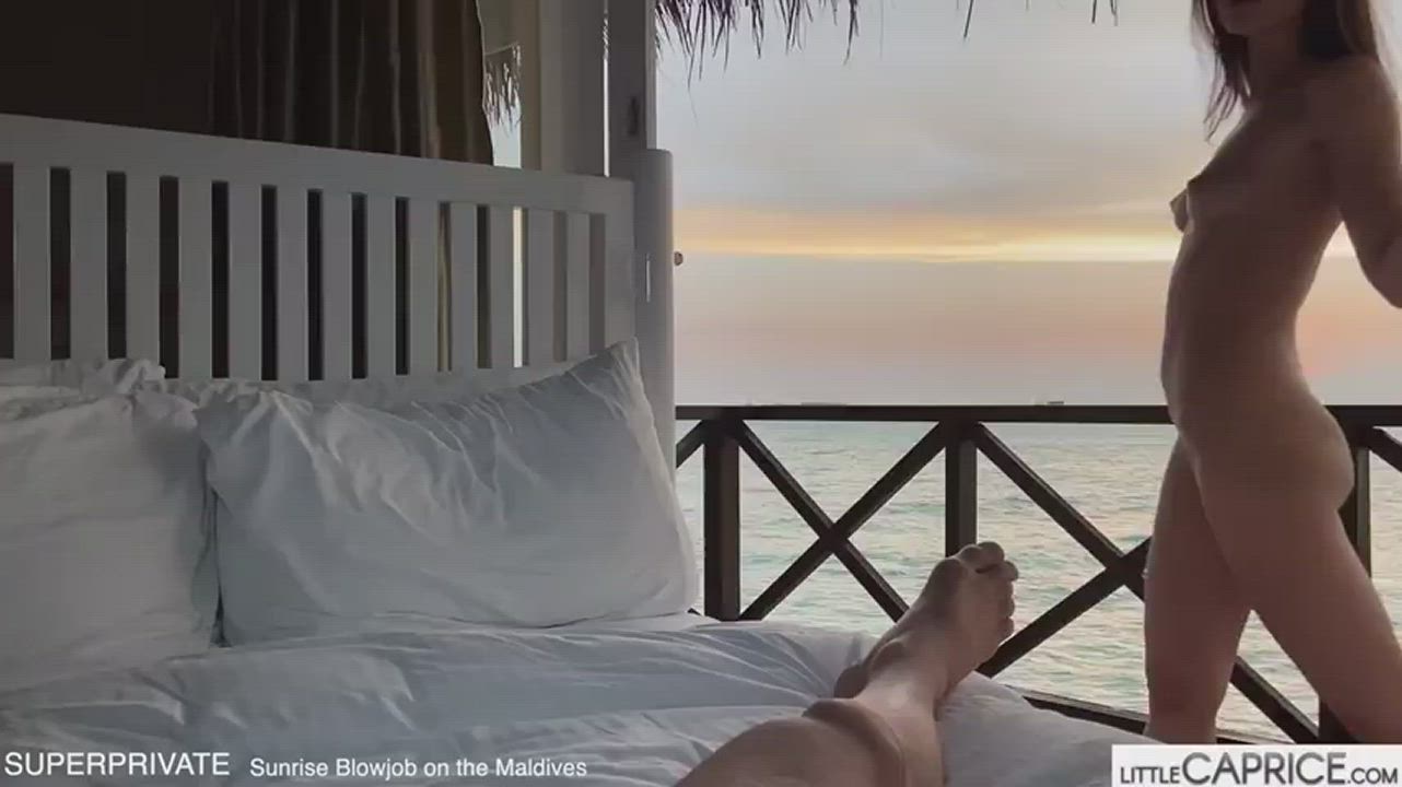 Little Caprice - Sunrise Blowjob : video clip