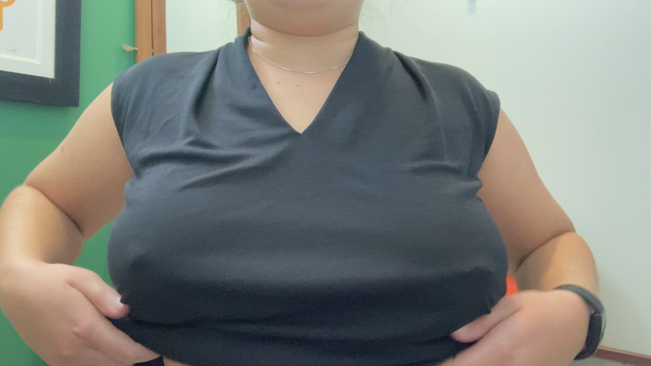 Love when my tits bounce [F] : video clip