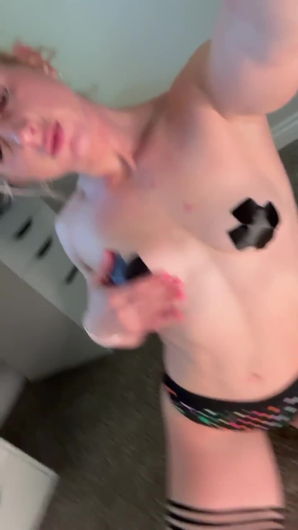 Im waiting for you in my room 😇 : video clip