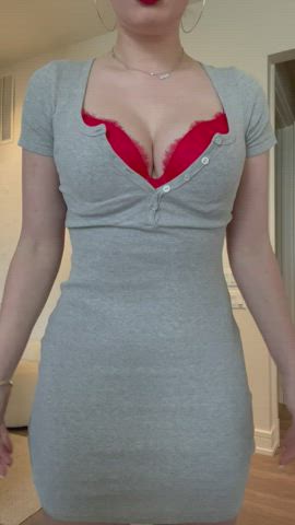 I don’t usually wear bras as they’re so uncomfortable. The girls need to be freed : video clip