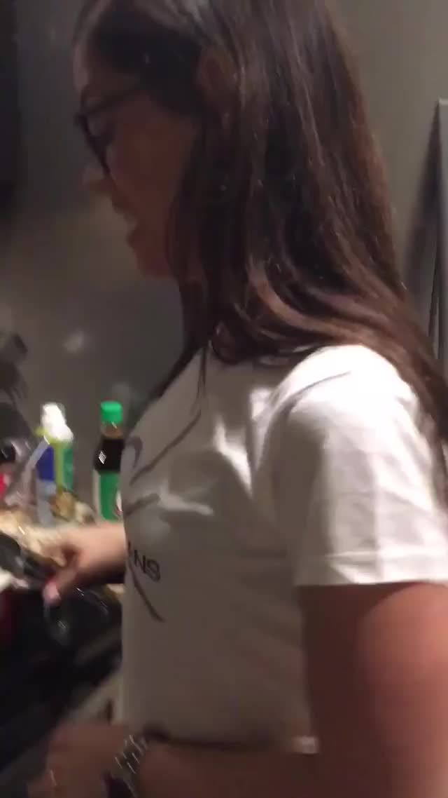 Little Caprice Gets Down In The Kitchen : video clip