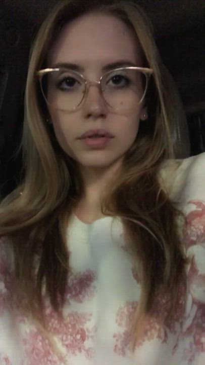 Hoping to attract some dads at the drive-thru 😋 : video clip