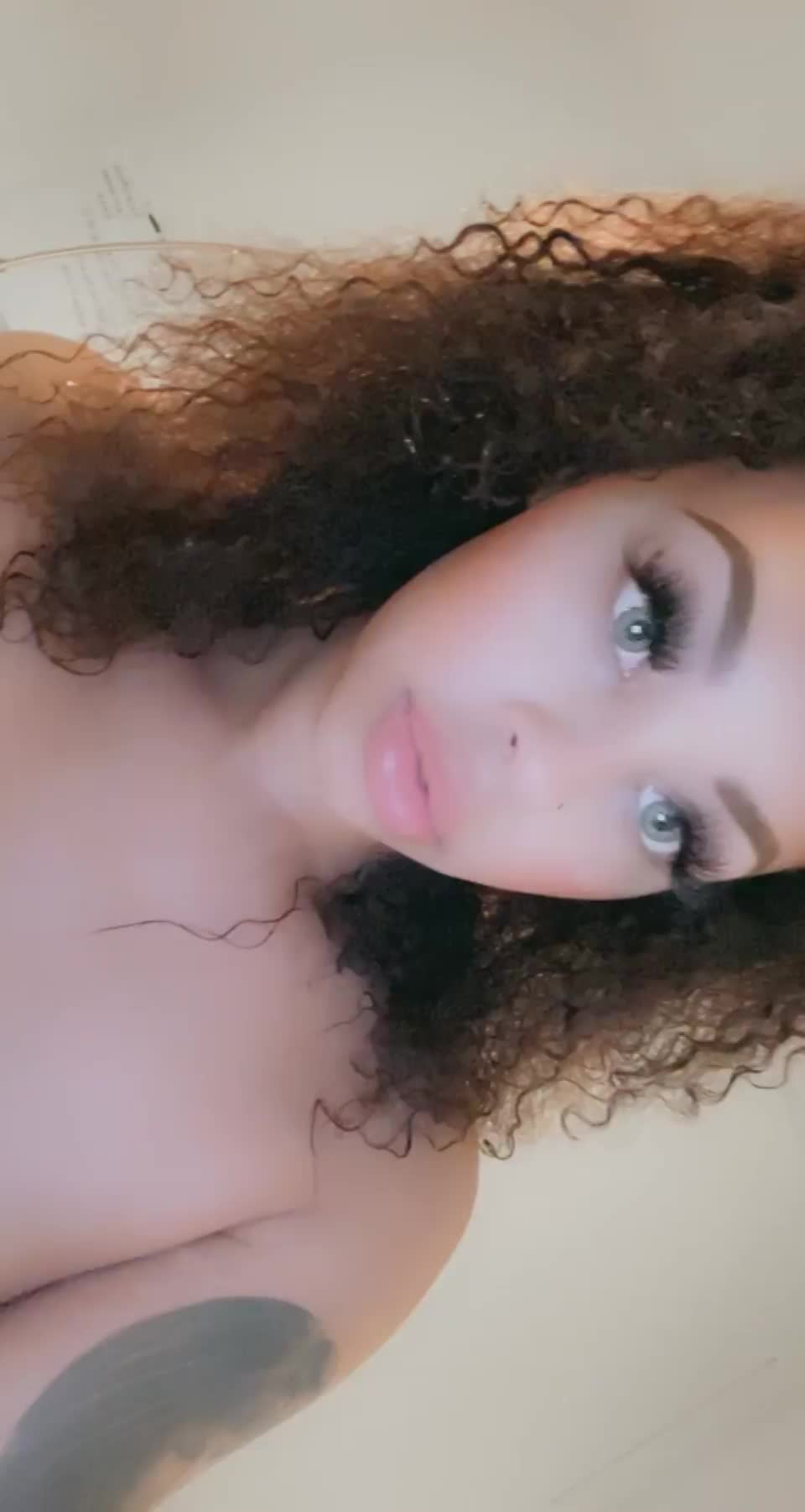 My ass is ready for an older guy 🤭 : video clip