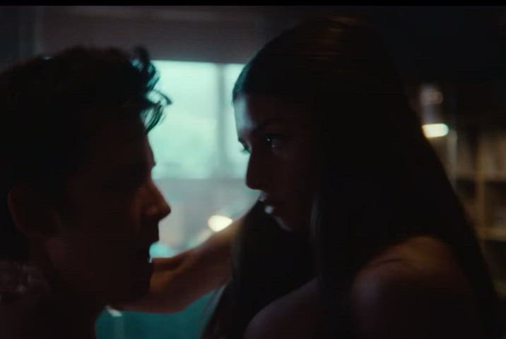 Don't think I'd last 10 seconds inside Mimi Keene : video clip