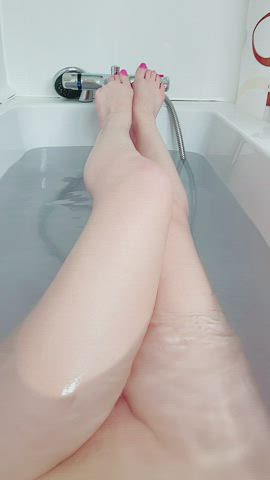 Wanna get wet, Daddy?? 💦 : video clip