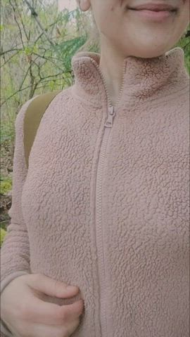 Bouncing around on a hike! [GIF] : video clip