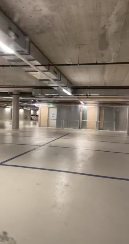 Groceries shopping with my girl ended up with my dick down her mouth in the parking : video clip