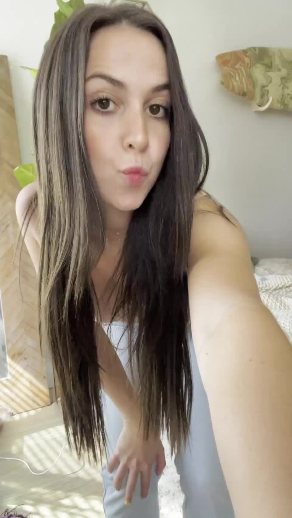 You don't need to ask twice to get me out of those jeans ^_^ F20 : video clip