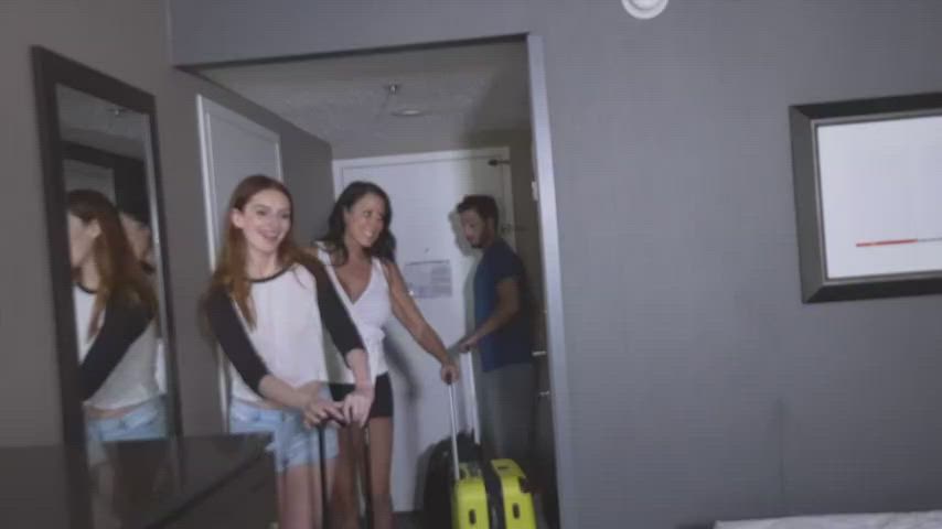 [FFM] At A Hotel With Stepmom & Stepsis : video clip