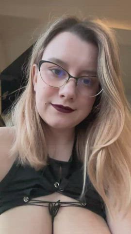Am I showing a little too much? : video clip