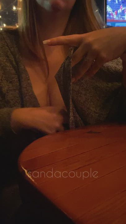 Our server gave us a big smile right after this, I think she might have noticed : video clip