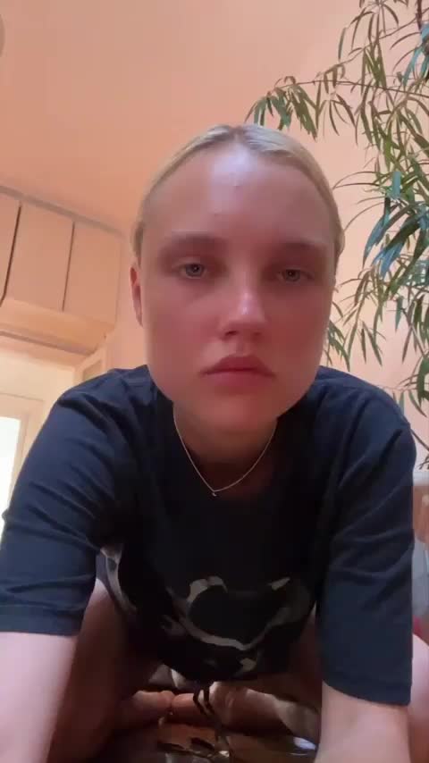 I’m in a mood for cuddles and creampies.. : video clip