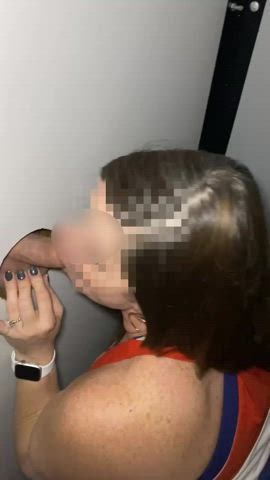 Heading on back to Florida and looking for the possibility of adding more cocks inside the booth while I’m sucking through the Gloryhole : video clip
