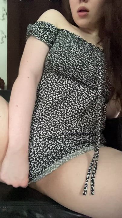 Can my pussy give you a boner?🤭 : video clip