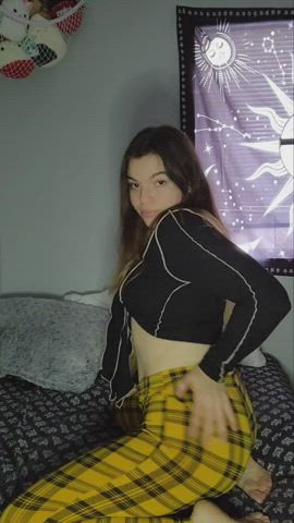 Think you could handle all my thickness? : video clip