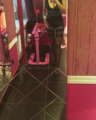 This pussy needs to be filled : video clip