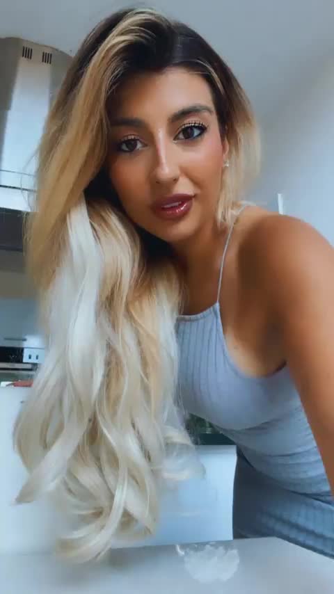 Do you like persian booty? : video clip