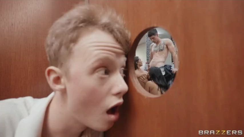 [FFM] Sneaky Fuck In Toilets : video clip