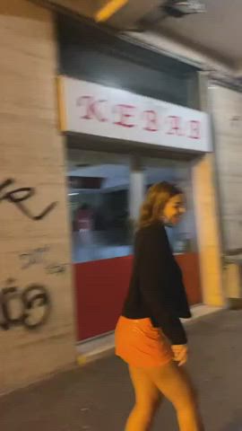 Surprise Drop on The Street : video clip
